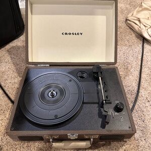 Crosley Portable Suitcase Record Player Brown Tweed Fabric Model CR8005A-TW